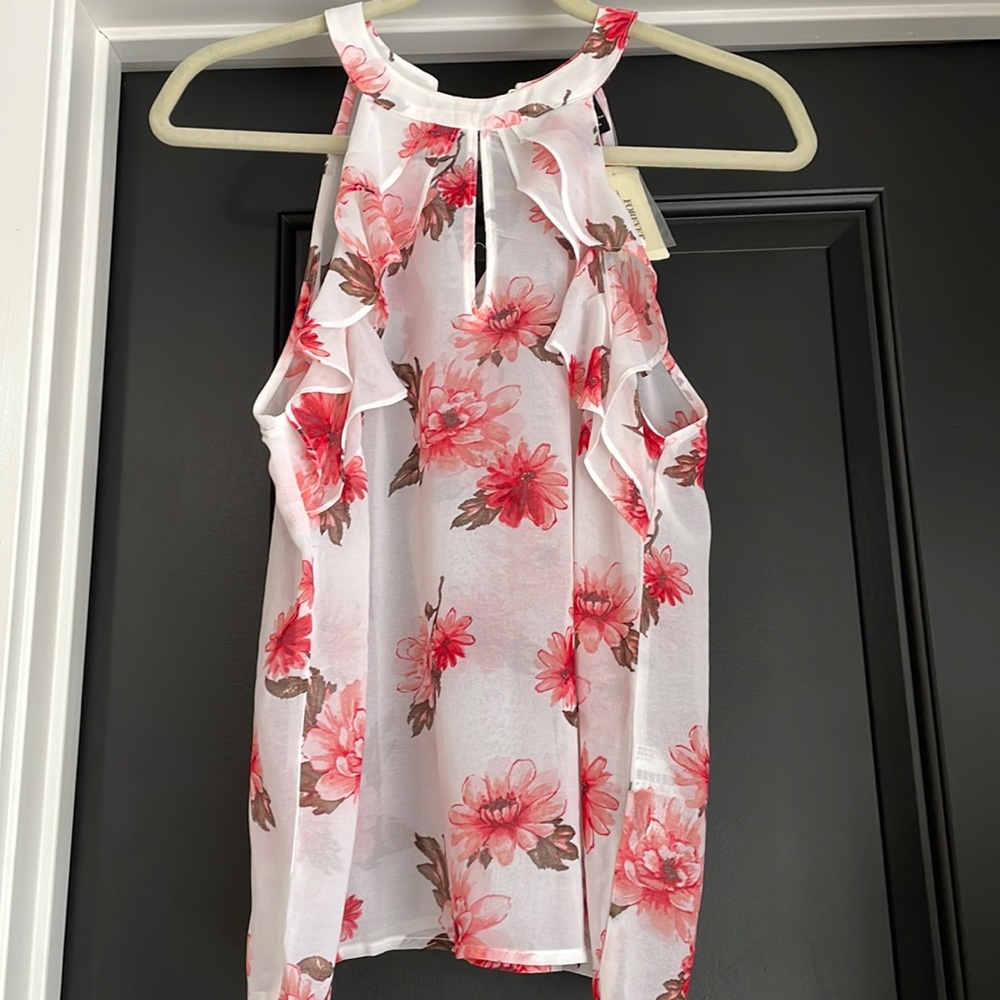 Sleeveless woven top